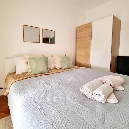 Chi Chi Διαμέρισμα Πούλα